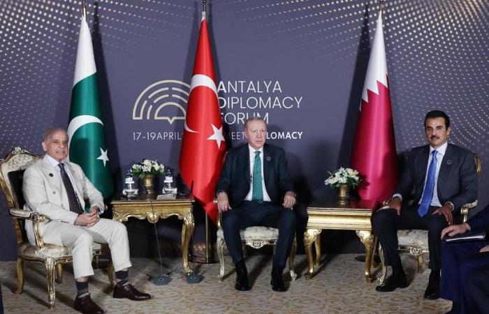 الجيش
      الإسرائيلي
      يقول
      إنه
      «حيّد»
      مسلحاً
      مشتبهاً
      به
      في
      الضفة
      الغربية
      المحتلة