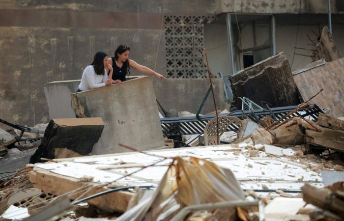 نازحون
      لبنانيون
      يتريثون
      في
      العودة
      إلى
      منازلهم
      خشية
      انهيار
      الهدنة