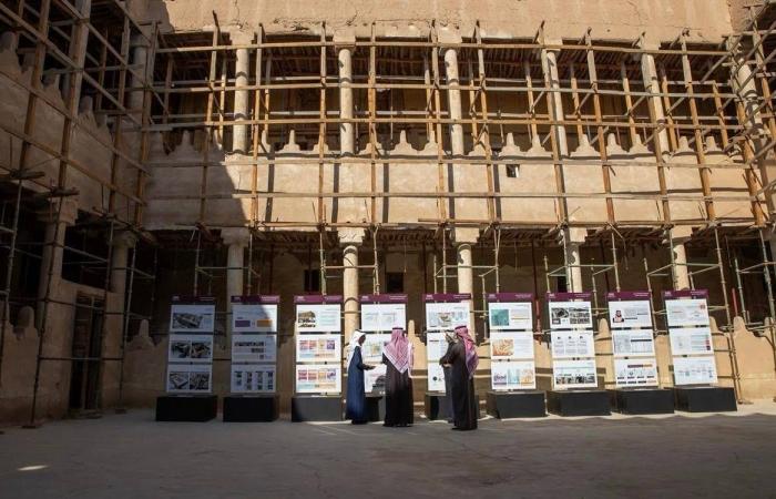 مؤسسة
      «بينالي
      الدرعية»
      تفوز
      بجائزة
      «آرت
      بازل»
      2026
      عن
      فئة
      المتاحف
      والمؤسسات