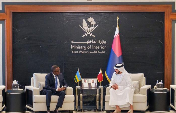  سمو الأمير يتلقى رسالة خطية من رئيس جمهورية رواندا