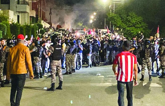 هل
      خلع
      إسلاميو
      الأردن
      ثوبهم
      بتغيير
      «العمل
      الإسلامي»
      إلى
      حزب
      «الأمة»