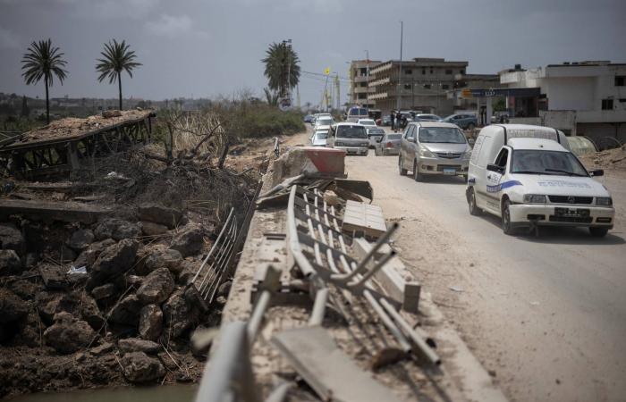 «داعش»
      يزعم
      استهداف
      آلية
      في
      الرقة
      وصهريج
      نفط
      بريف
      دير
      الزور