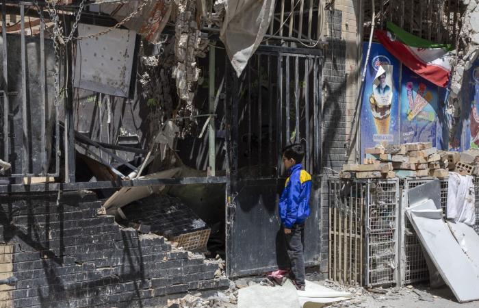 لقطات منشورة تظهر حجم الدمار والركام في طهران بسبب الحرب