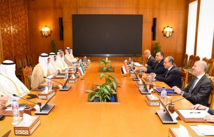 مصر
      تشدد
      على
      رفضها
      القاطع
      لأي
      اعتداء
      على
      الكويت