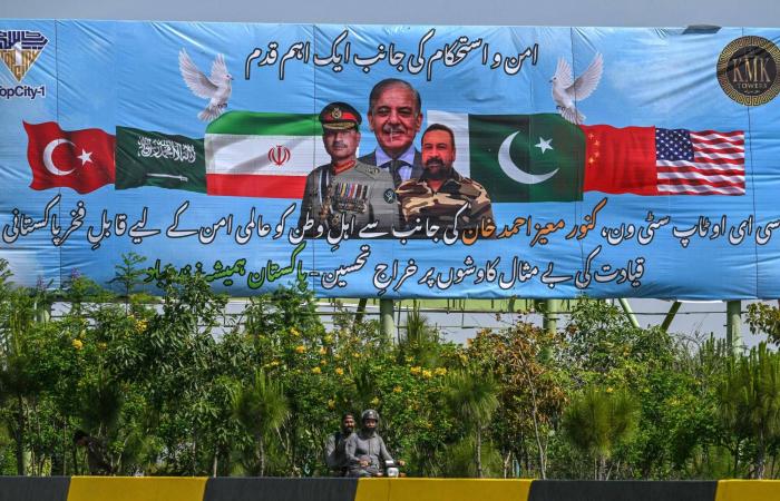 المعارضة
      التركية
      تطالب
      بإعلان
      السفير
      الأميركي
      «شخصاً
      غير
      مرغوب
      فيه»