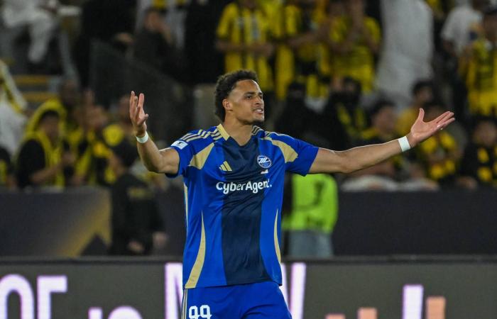 «نخبة
      آسيا»:
      شباب
      الأهلي
      لضرب
      متاريس
      ماتشيدا
      وبلوغ
      النهائي