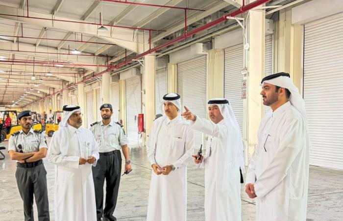 رئيس هيئة الجمارك يقوم بجولة تفقدية بمنفذ أبوسمرة