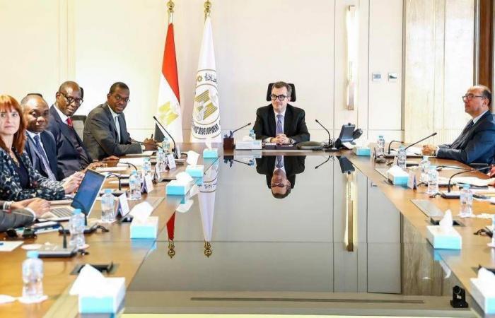 مصر
      تُؤمّن
      مخزوناً
      استراتيجياً
      «كافياً
      ومطَمئناً»
      من
      المنتجات
      البترولية