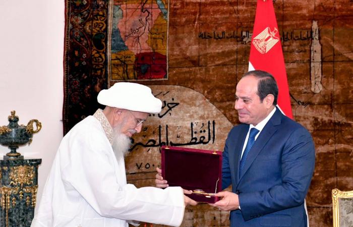 مصر
      و«البهرة»...
      علاقات
      متنامية
      تعززها
      «مساجد
      آل
      البيت»