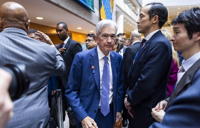 رجل
      ترمب
      للمهمات
      الصعبة…
      كيف
      يخطط
      وورش
      لتفكيك
      «إرث
      باول»؟