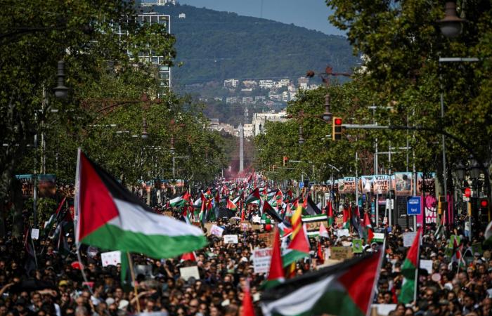 سانشيز
      يصعّد
      ضد
      نتنياهو
      ويطلب
      فسخ
      الشراكة
      الأوروبية
      -
      الإسرائيلية