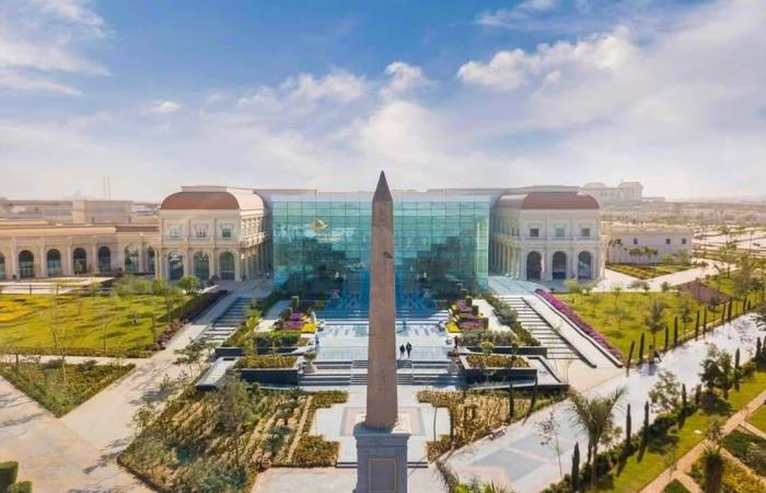 مركبة
      متنقلة
      لـ«ناسا»
      تكتشف
      المزيد
      من
      لبنات
      الحياة
      على
      المريخ