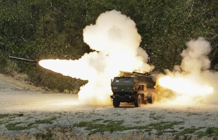 مقتل
      3
      جنود
      يابانيين
      بانفجار
      في
      دبابة
      أثناء
      تدريب
      عسكري