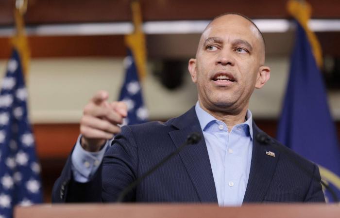 ترمب
      يطلب
      ميزانية
      دفاع
      بقيمة
      1.5
      تريليون
      دولار
      لسنة
      2027