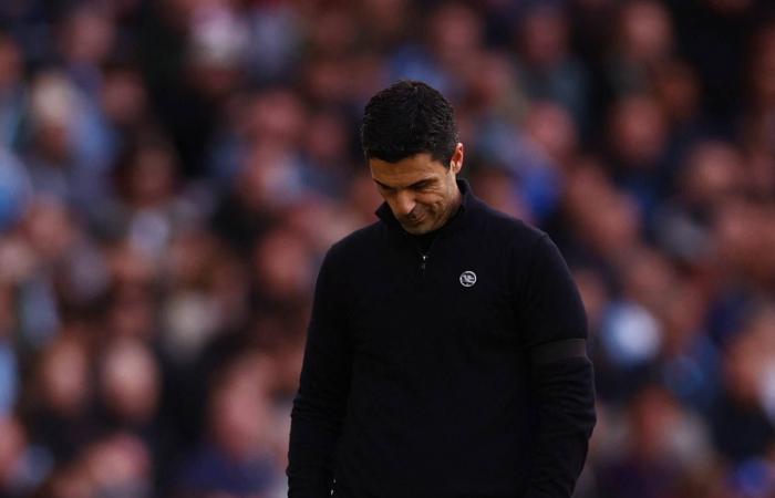 سلوت
      سيستمر
      مع
      ليفربول
      الموسم
      المقبل