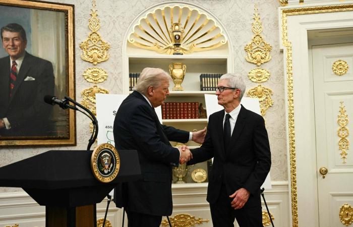 بين
      إرث
      كوك
      وطموح
      تيرنوس...
      7
      ملفات
      شائكة
      تحدّد
      مستقبل
      «أبل»