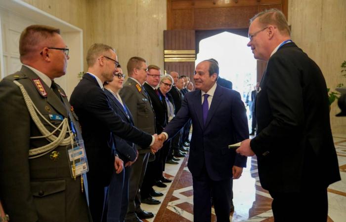 أول
      زيارة
      لرئيس
      فنلندي
      إلى
      مصر
      منذ
      17
      عاماً
      تفتح
      آفاقاً
      تجارية
      واستثمارية