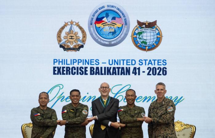 الرئيس
      الصيني:
      مستعدون
      للتعاون
      مع
      أفريقيا
      بشأن
      تداعيات
      صراع
      الشرق
      الأوسط