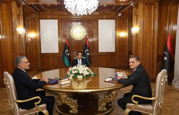 روسيا
      تعزّز
      انخراطها
      بين
      أفرقاء
      ليبيا
      بالتوازي
      مع
      تنامي
      الدور
      الأميركي