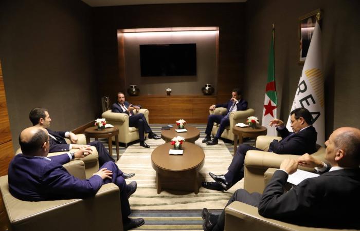 وفد
      فرنسي
      في
      الجزائر
      لترميم
      العلاقات
      واستعادة
      الثقة