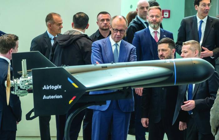 لندن
      وباريس
      تبديان
      تفاؤلاً
      بإحراز
      «تقدم
      حقيقي»
      في
      «خطة
      هرمز»