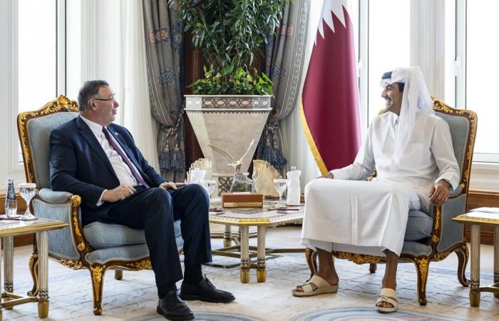 سمو الأمير يستقبل رئيس مجلس إدارة توتال إنرجيز