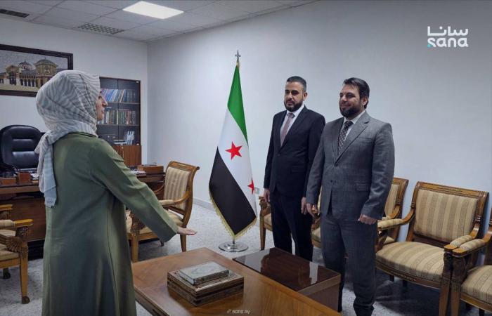 هل
      ينعقد
      «مجلس
      الشعب»
      في
      الموعد
      الذي
      حدده
      الرئيس
      الشرع؟