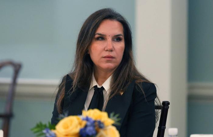 اتهام
      جندي
      أميركي
      باستخدام
      معلوماته
      عن
      اعتقال
      مادورو
      في
      سوق
      مراهنات