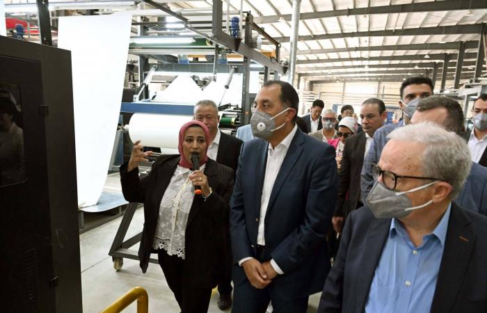 الحكومة
      المصرية
      لتشجيع
      الصناعة
      المحلية
      رداً
      على
      «انتقادات»