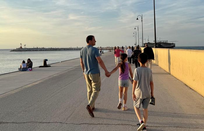 "نحن أكثر سعادة وتماسكًا".. كيف غيّر الانتقال إلى إيطاليا حياة عائلة أمريكية؟