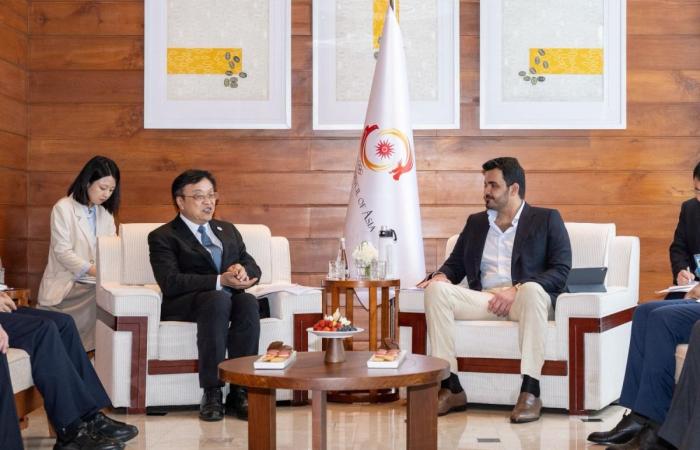 رئيس المجلس الأولمبي الآسيوي يجتمع مع عدد من المسؤولين في الصين