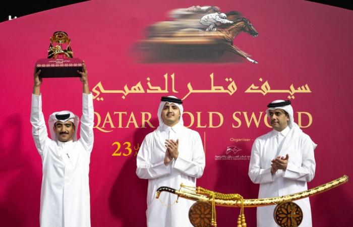 الفرس شديا تفوز بسيف قطر الذهبي من الفئة الأولى للخيل العربية الأصيلة