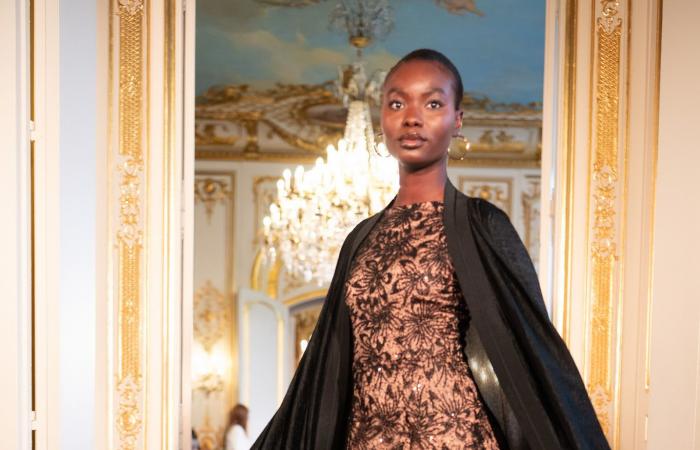 الموضة العربية المحتشمة تنافس الأزياء الجريئة على منصات باريس