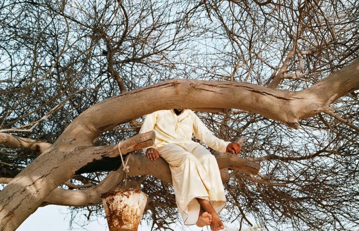 مضيق هرمز.. معتقدات غريبة حول الرياح وبورتريهات آسرة لسكانه