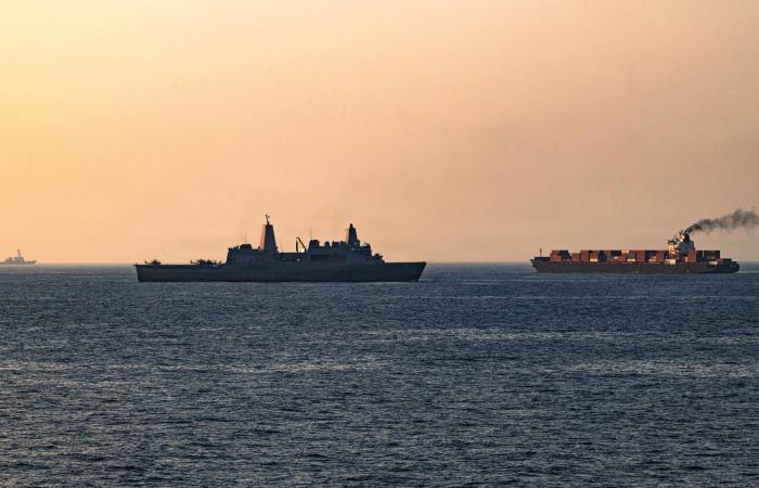 ترمب
      يكسر
      مقاطعته
      ويشارك
      لأول
      مرة
      في
      حفل
      مراسلي
      البيت
      الأبيض