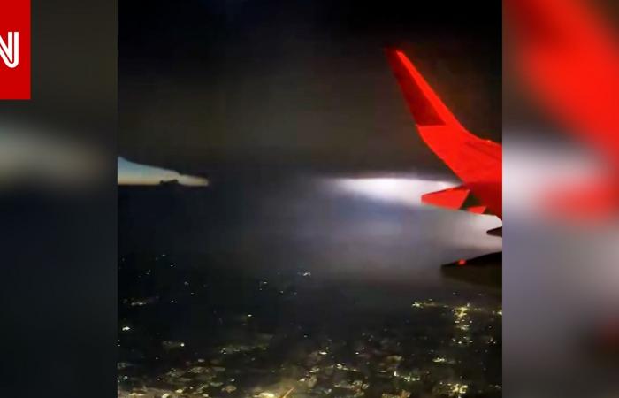 متابعة: راكب يوثق فيديو من طائرة ركاب لعاصفة قوية فوق أوكلاهوما.. شاهد ما رصدته كاميرته