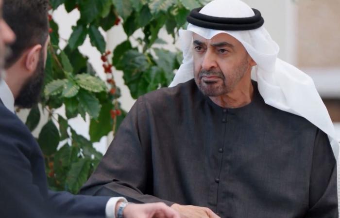 "لُبيت".. كلمة من محمد بن زايد يكشفها أحمد الشرع لحظة تقديمه طلبا