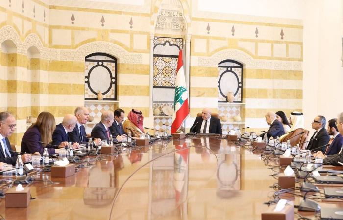 سفير
      لبنان
      بالرياض:
      السعودية
      لعبت
      الدور
      الأساسي
      في
      وقف
      إطلاق
      النار