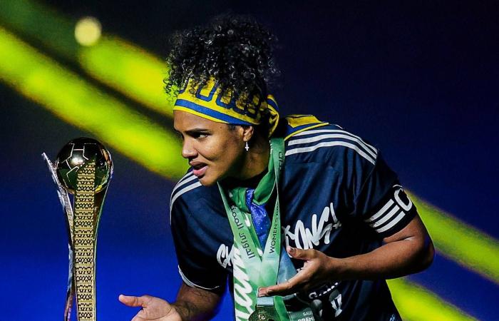 سيدات
      النصر
      يستعرضن
      بخماسية
      في
      ليلة
      تتويجهن
      بـ«الدوري
      السعودي»