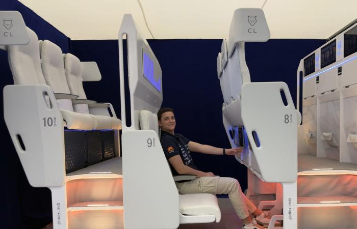 مقاعد بطابقين في الطائرات.. بين الجدل وإمكانية التحول إلى واقع