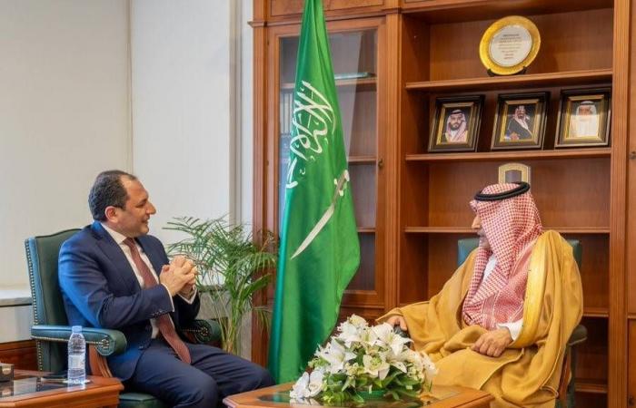 سفير
      لبنان
      بالرياض:
      السعودية
      لعبت
      الدور
      الأساسي
      في
      وقف
      إطلاق
      النار