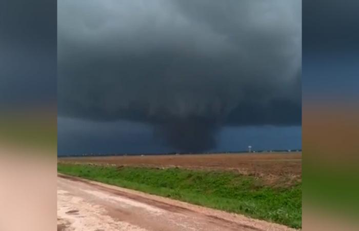 استمر تأثيره لأكثر من 30 دقيقة.. إعصار ضخم يُلحق أضرارًا بأوكلاهوما