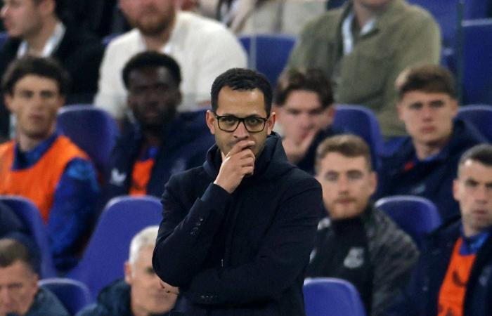 اسم
      برناردو
      سيلفا
      سيُخلَّد
      كأحد
      أساطير
      مانشستر
      سيتي