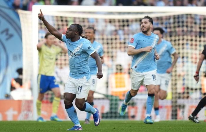 اتحاد
      الكرة
      السنغالي
      يهنئ
      ميندي
      على
      لقب
      دوري
      أبطال
      آسيا