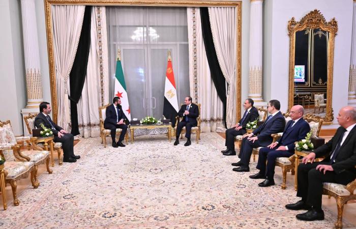 هل
      يعزز
      حديث
      السيسي
      والشرع
      «الودي»
      في
      قبرص
      تقارب
      البلدين؟