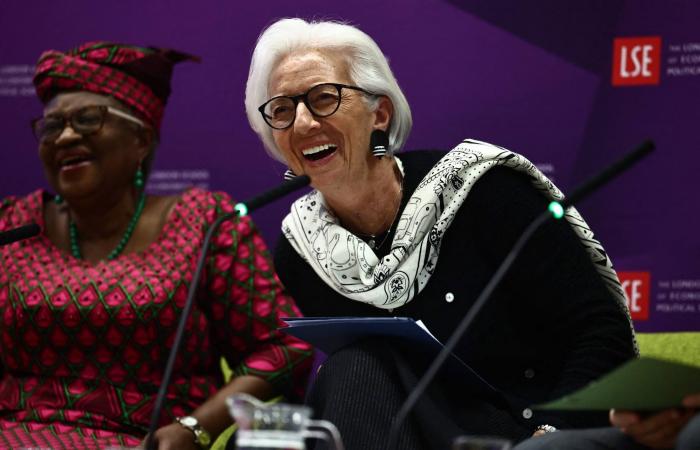 هدوء
      حذر
      في
      «المركزي
      الأوروبي»:
      الفائدة
      تراقب
      مضيق
      هرمز