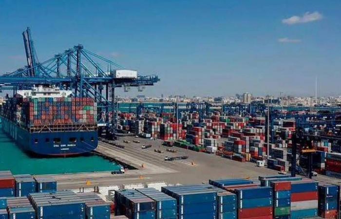 تركيا:
      حزمة
      قرارات
      لجذب
      الاستثمارات
      ورؤوس
      الأموال