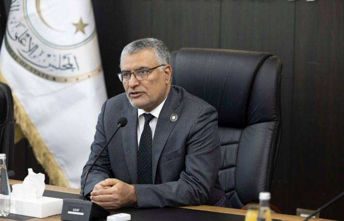 ضغوط
      أممية
      وأميركية
      لعقد
      لقاء
      رئيسَي
      «النواب»
      و«الأعلى
      للدولة»
      الليبيين