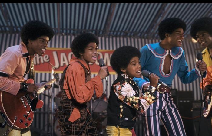 محطات
      وعوائق
      واجهت
      تنفيذ
      فيلم
      السيرة
      الذاتية
      لمايكل
      جاكسون