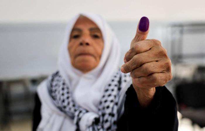 تقرير:
      إدارة
      ترمب
      تأمر
      برفض
      منح
      «غرين
      كارد»
      لمنتقدي
      إسرائيل